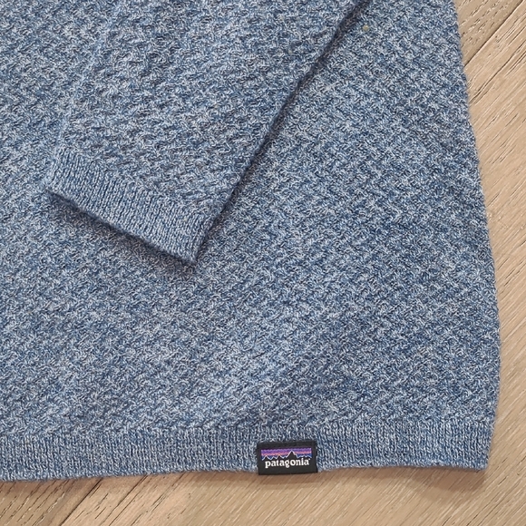 EUC Patagonia Shirt Women's sz S Capilene Air Hoody Smolder Blue Wool Blend Top - Picture 2 of 10